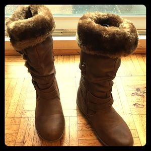 Girl boots. Size 11 toddler. Side zipper